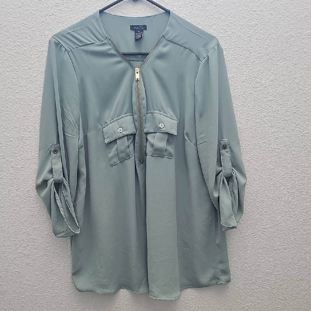 Rue21 Sage Zip-Front Top